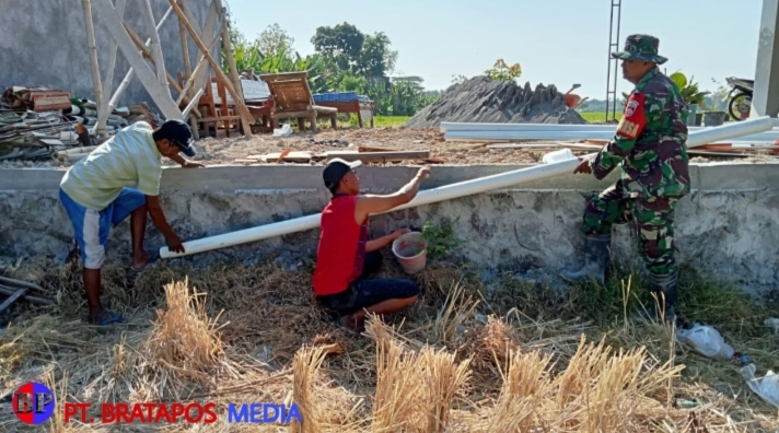 Babinsa Mengaku Lega Bisa Membantu Warga