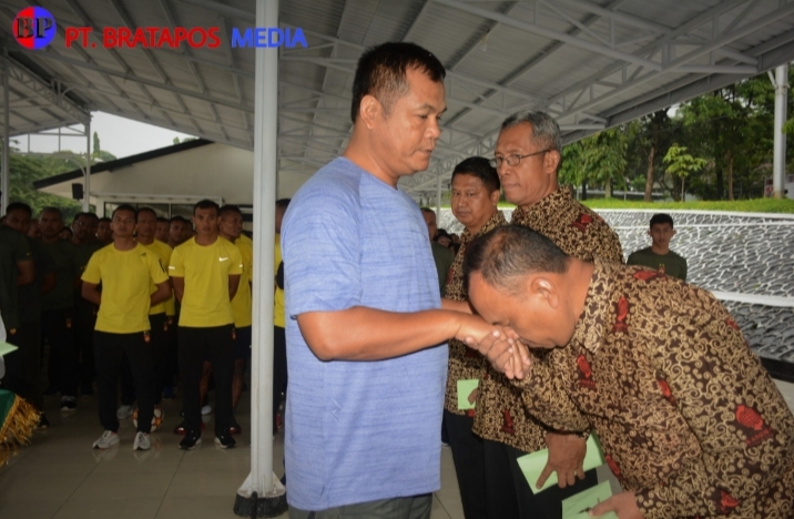 Pangdam IV/Diponegoro Berangkatkan Personel Kodam IV/Diponegoro untuk Ibadah Umroh ke Tanah Suci Makkah