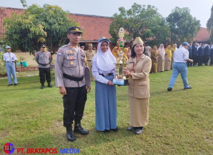 Jadi Inspektur Upacara, Kasat Binmas Polres Kendal: Hindari Narkoba