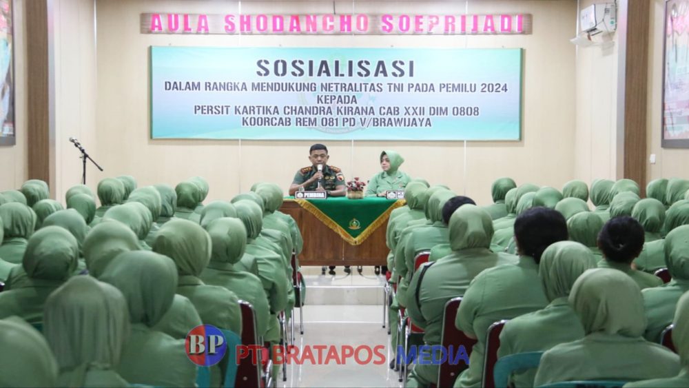 Dandim 0808/Blitar, Berikan Sosialisasi Dalam Rangka Mendukung Netralitas TNI Pada Pemilu 2024 Kepada Persit KCK Cabang XXII