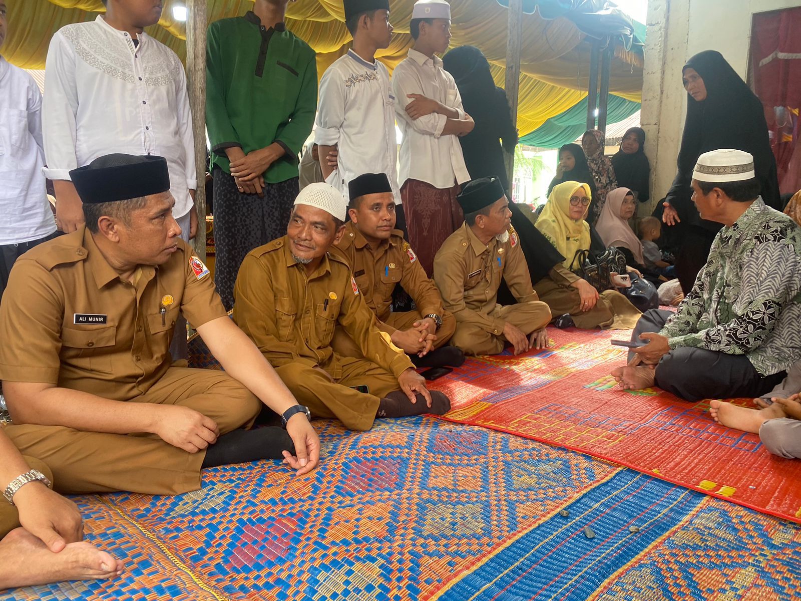 Pj.Bupati Nagan Raya Diwakili Sekda Ir.H.Ardi Martha Ikut Takziah Kerumah Duka Amh. Tgk. Mulia Nata