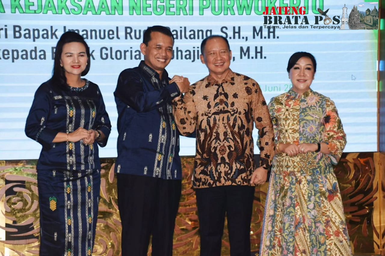 Gloria Sinuhaji Gantikan Imanuel Rudy Pailang Sebagai Kajari Purwokerto