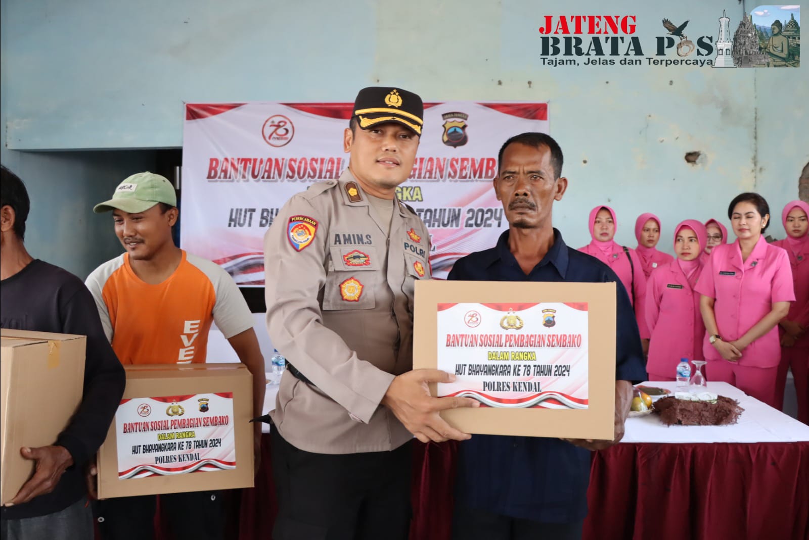 Menyambut HUT Bhayangkara ke- 78, Polres Kendal Bakti Sosial Salurkan Air Bersih