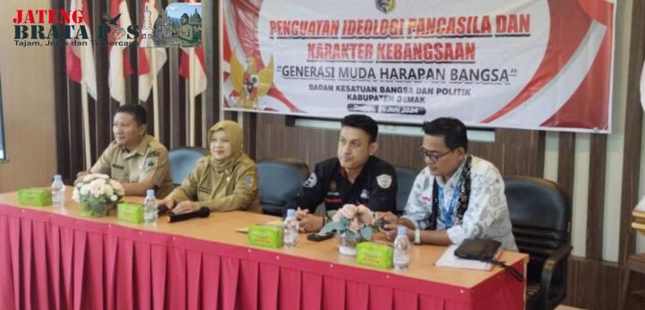 Kesbangpol Sosialisasi Penguatan Ideologi Pancasila dan Karakter Kebangsaan