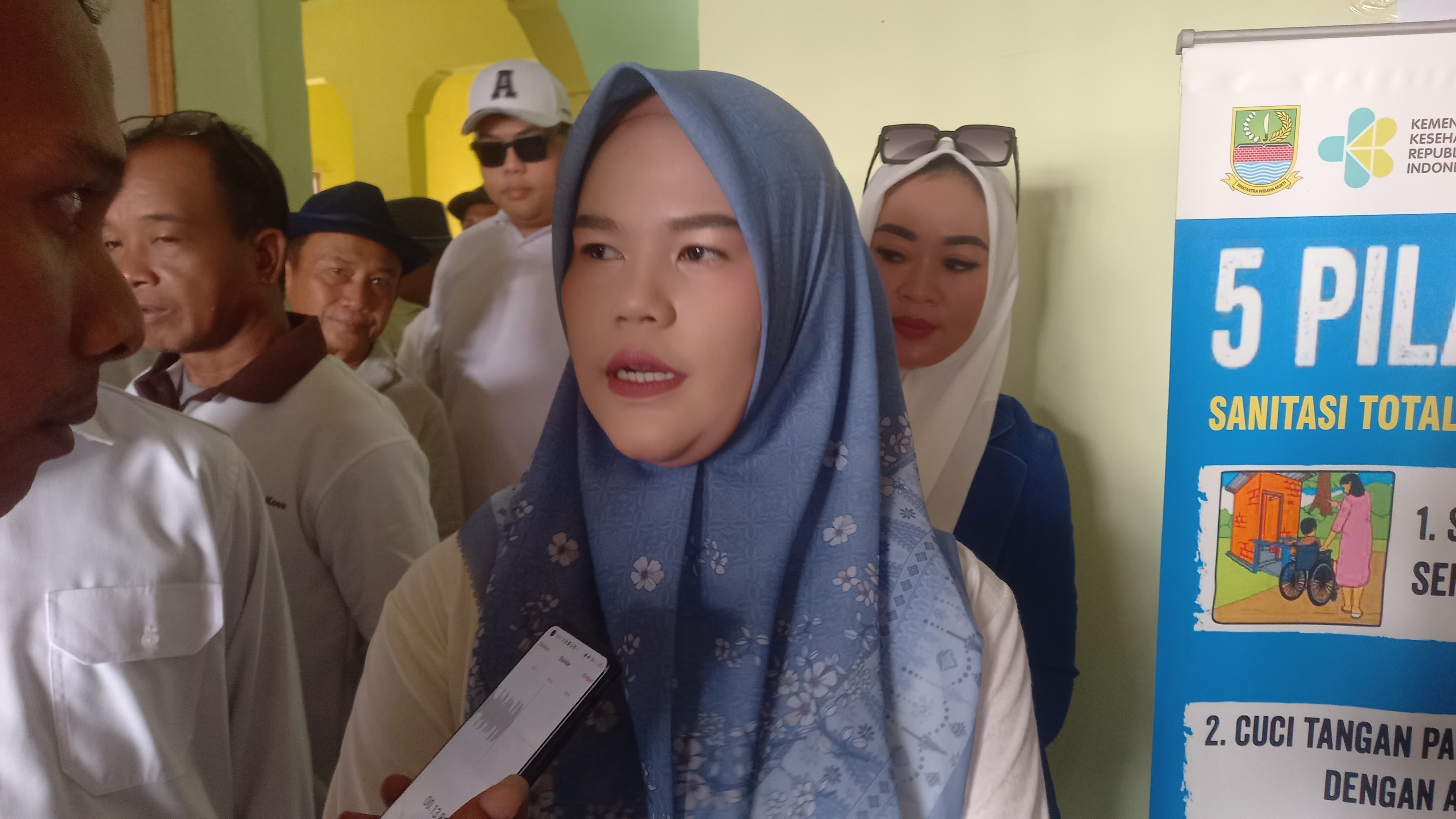 Ajeng Frisca Resmi Daftar sebagai Bakal Calon Kepala Desa Karangharum, Ribuan Pendukung Padati Kantor Desa