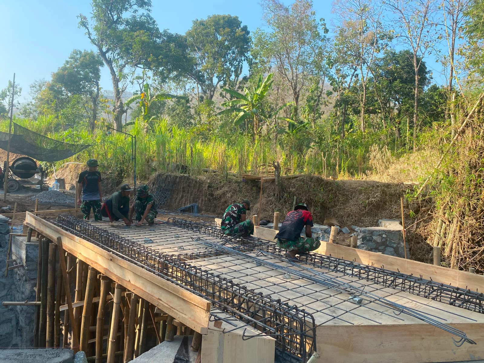 Apresiasi Luar Biasa Dari Masyarakat Untuk Program TMMD Ke-129, Percepat Pembangunan Infrastruktur Desa Tingkatkan Kesejahteraan Warga
