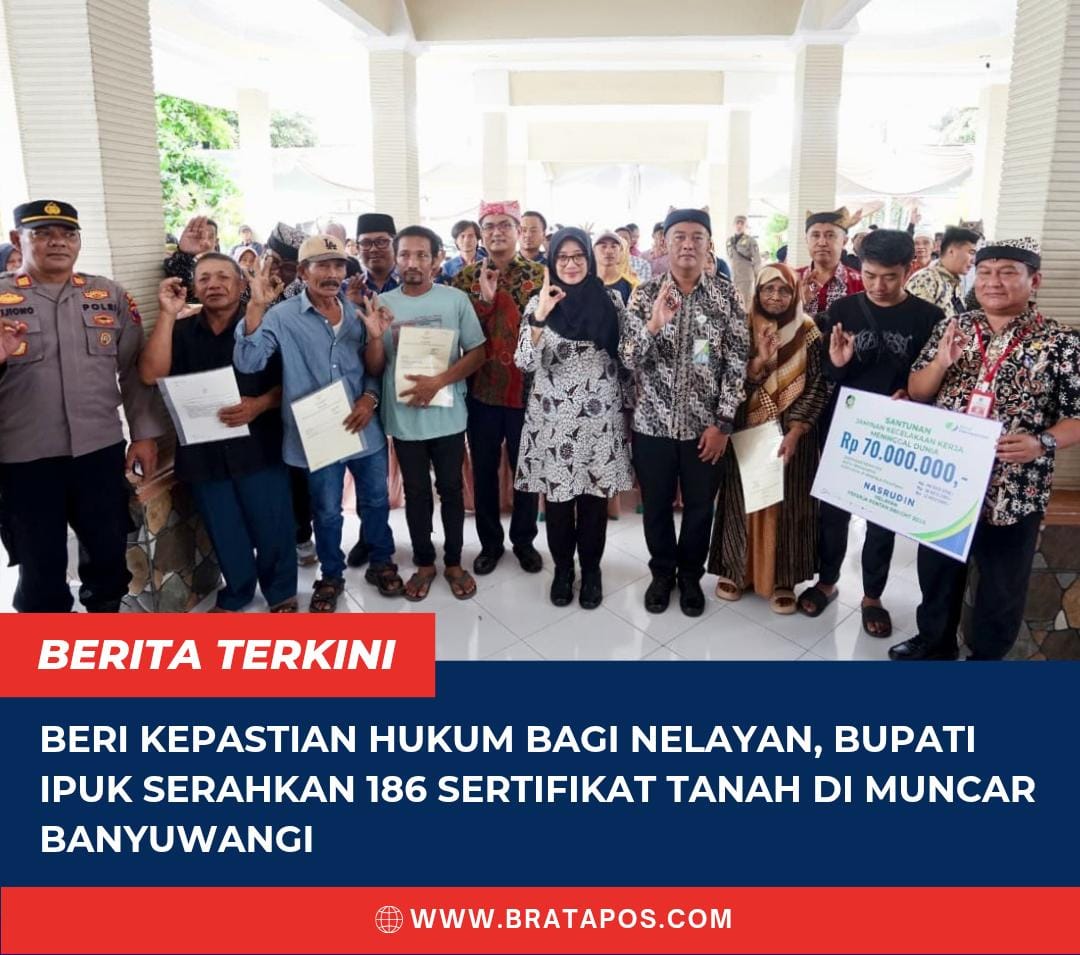 Beri Kepastian Hukum bagi Nelayan, Bupati Ipuk Serahkan 186 Sertifikat Tanah di Muncar Banyuwangi