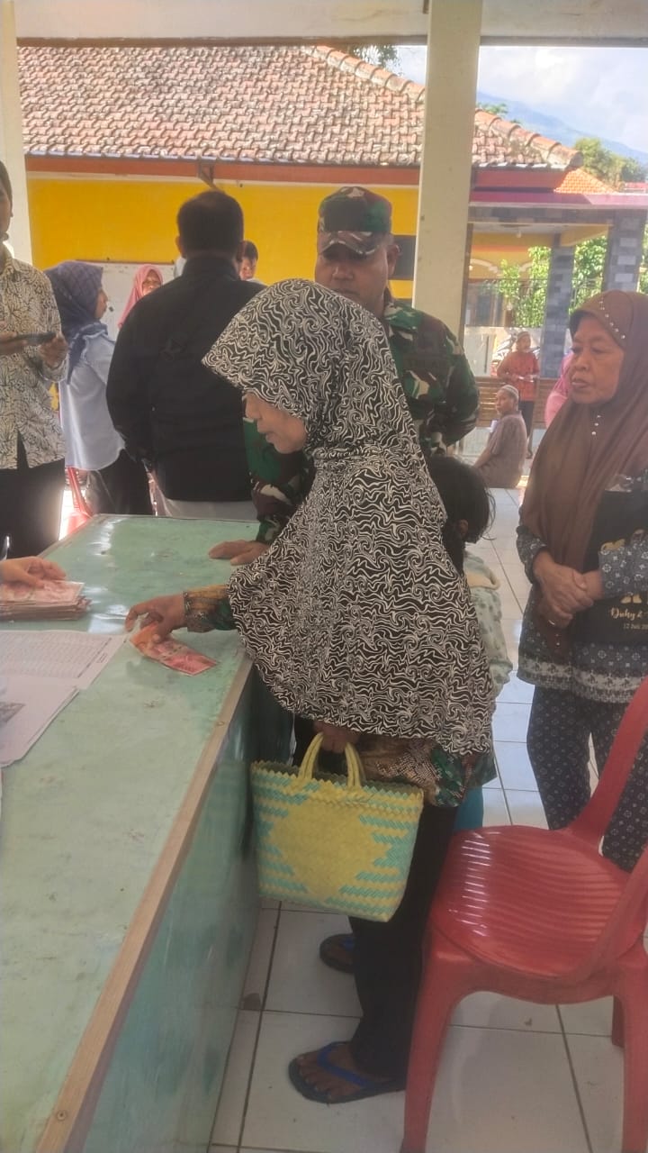 BLT Tahap Awal Pemdes Manisharjo Telah Tersalurkan ke 15 KPM
