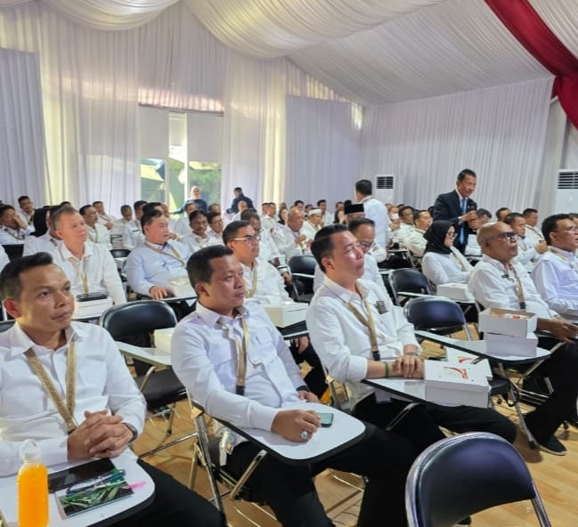 Bupati Madiun   2. Hari Wuryanto