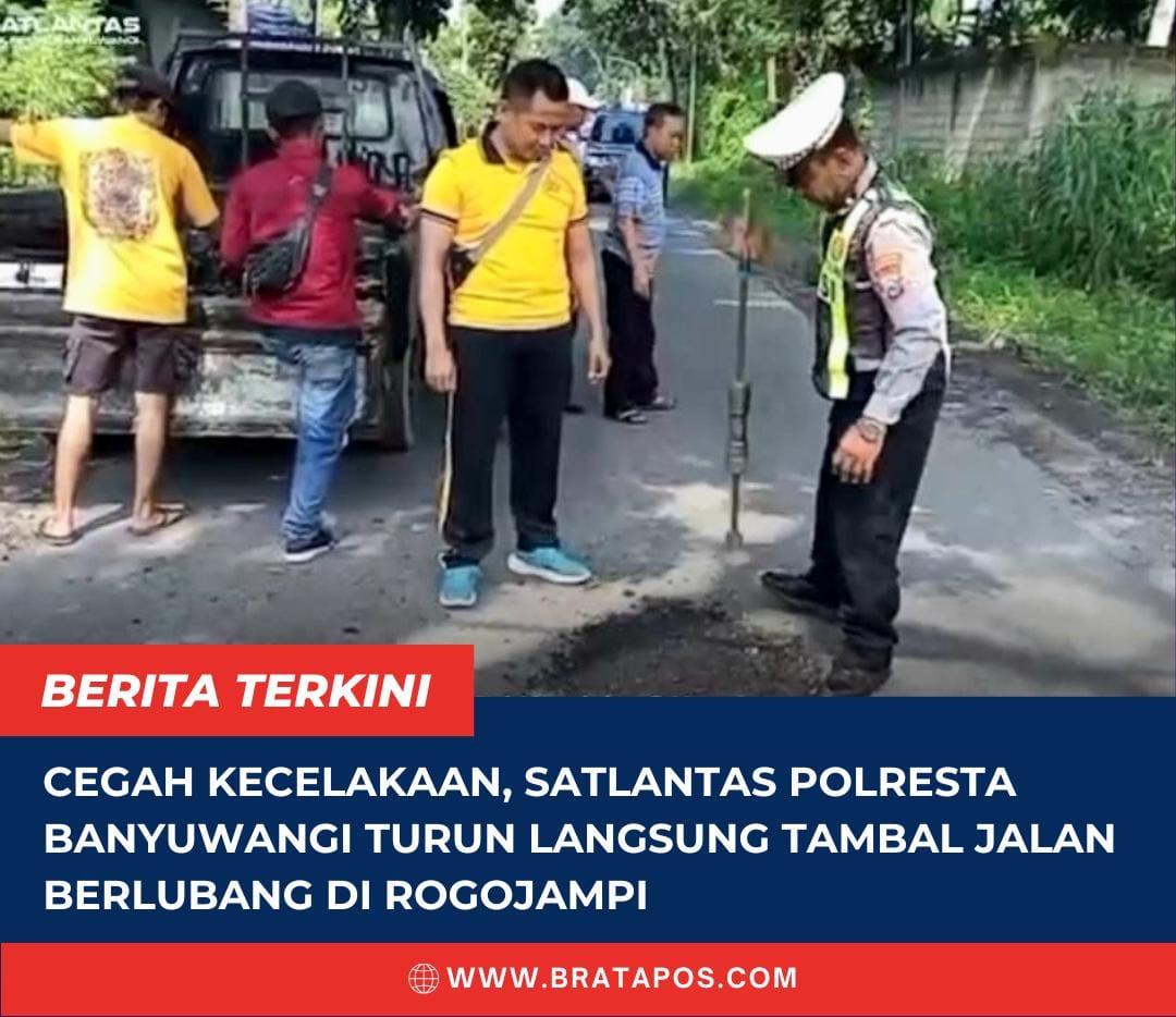 Cegah Kecelakaan, Satlantas Polresta Banyuwangi Turun Langsung Tambal Jalan Berlubang di Rogojampi