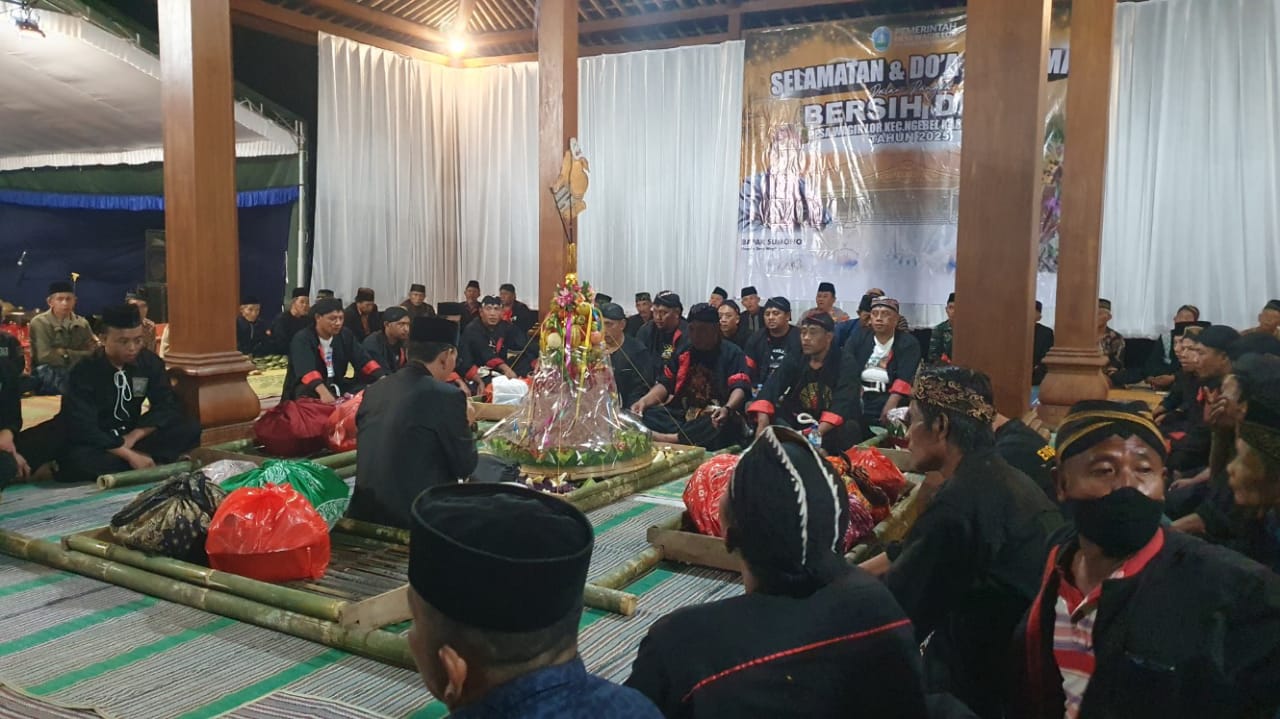 Di Kemas Apik "Tumpeng Agung" Sebagai Simbol Kearifan Lokal Wagir Lor Ngebel