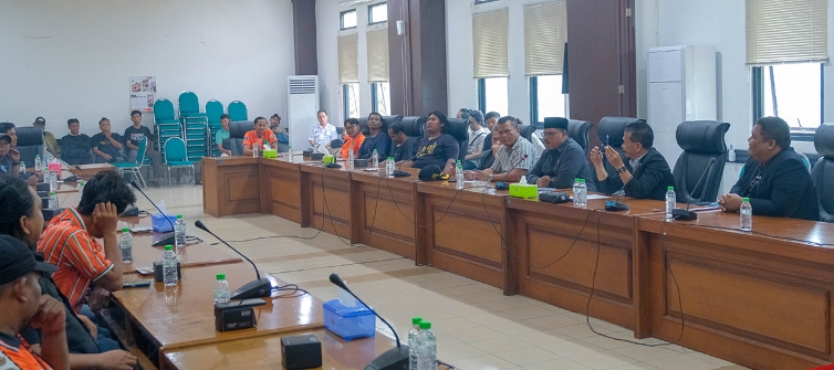 DPRD Pasuruan Fasilitasi Audiensi, Tegaskan Persekabpas Tetap Milik Masyarakat