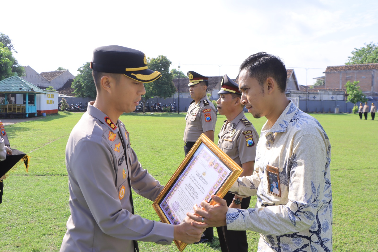 Dukung Program Ketahanan Pangan, Pimpinan Bulog Cabang Madiun Terima Penghargaan dari Polres