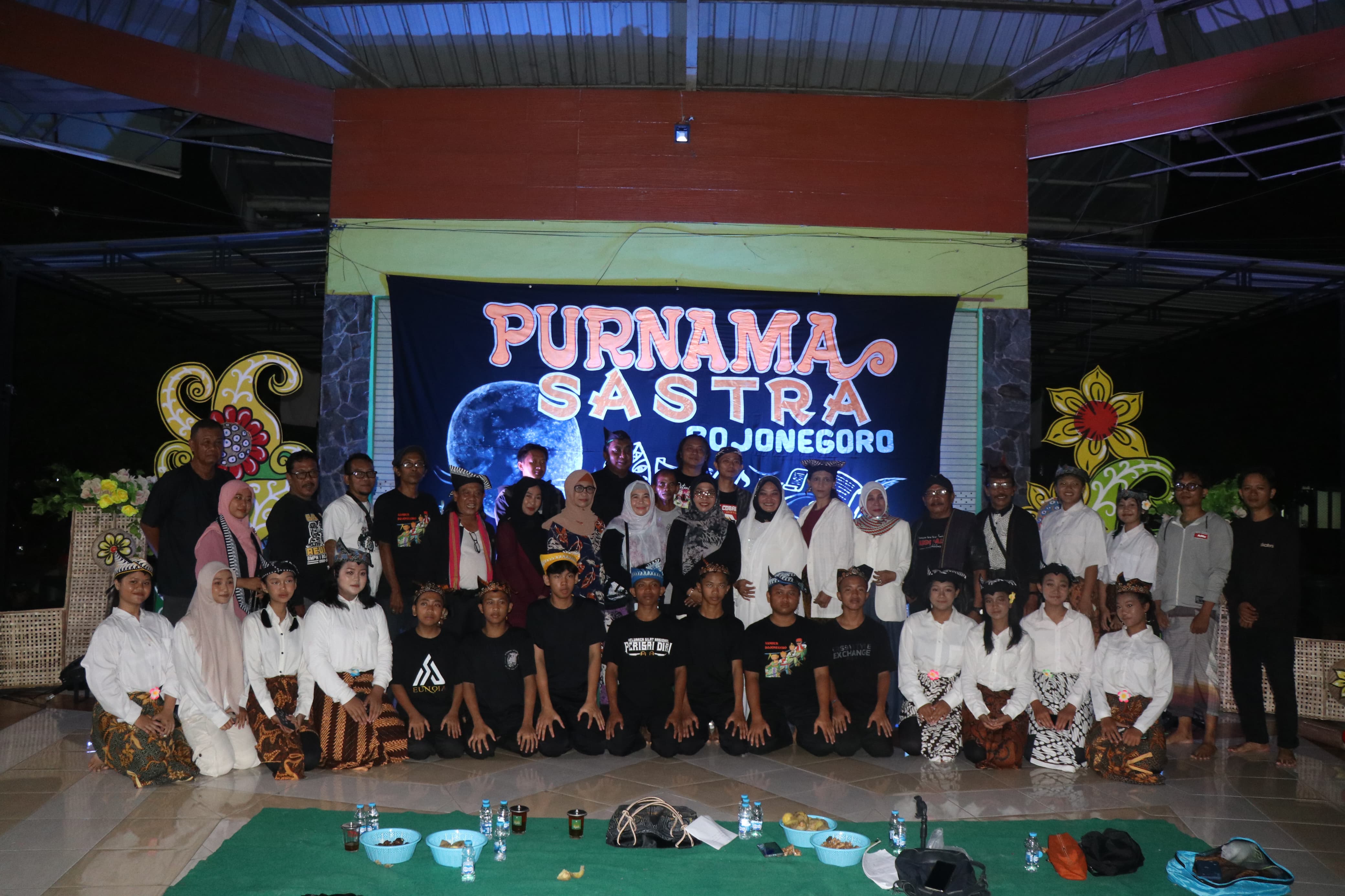 Edisi ke-70 Purnama Sastra Bojonegoro: Bunda Cantika Bacakan Puisi Cinta Tanah Kelahiran
