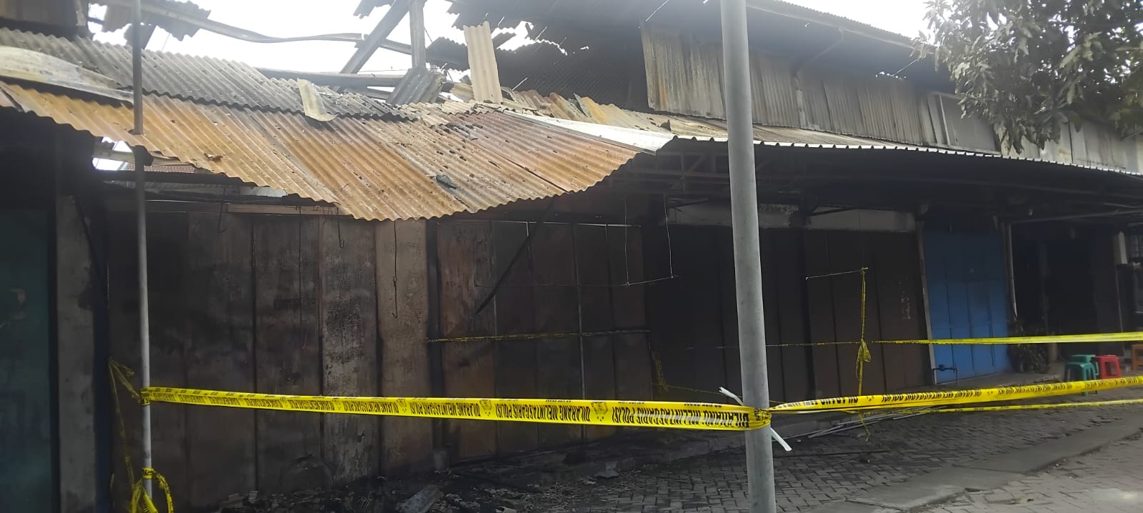 Empat Kios Pasar Burung Sri Jaya Madiun Terbakar, Puluhan Burung Dilaporkan Mati