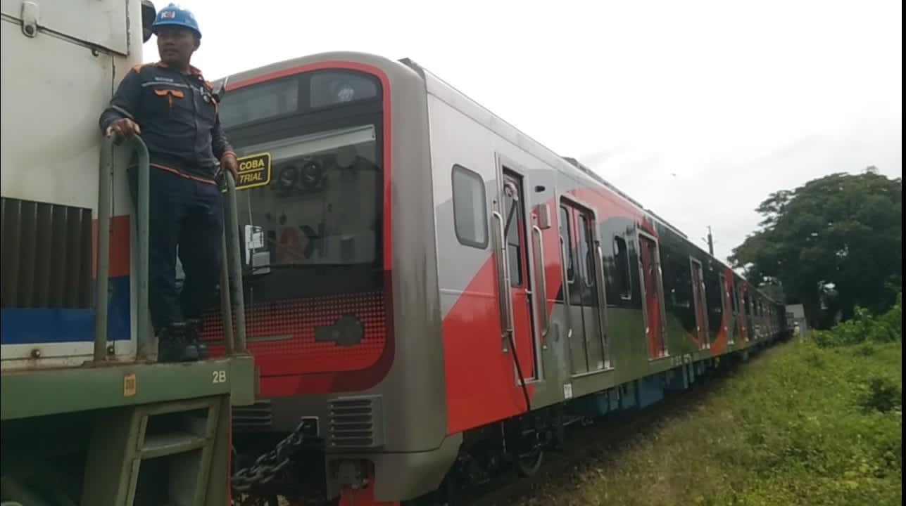 INKA Gelar Uji Coba KRL Baru Sebelum Beroperasi di Jabodetabek