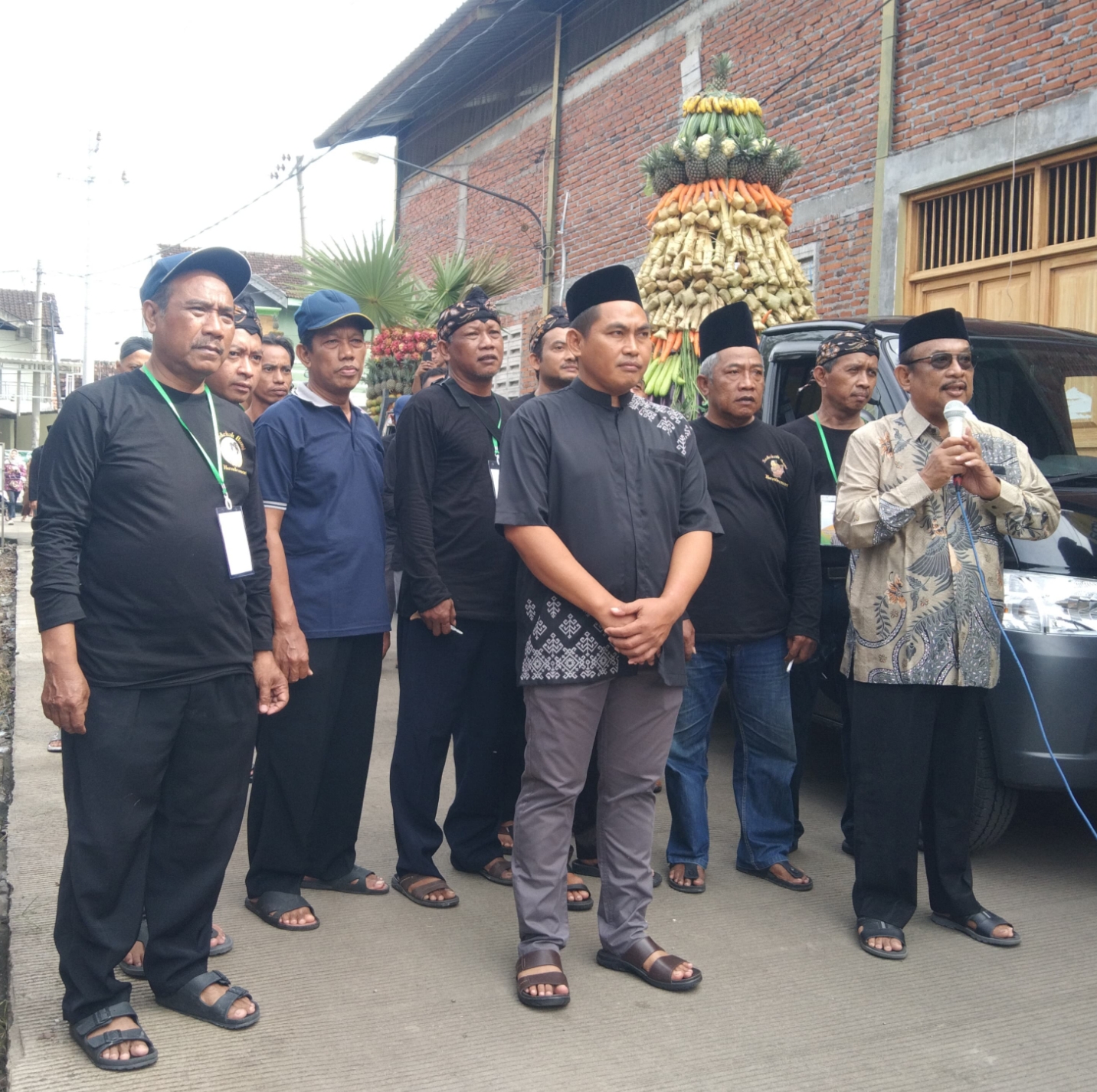 Jooos, Hendrosari Punya Gawe Dua Hari Dua Malam, 3 Gunungan Raksasa Jadi Perhatian Warga