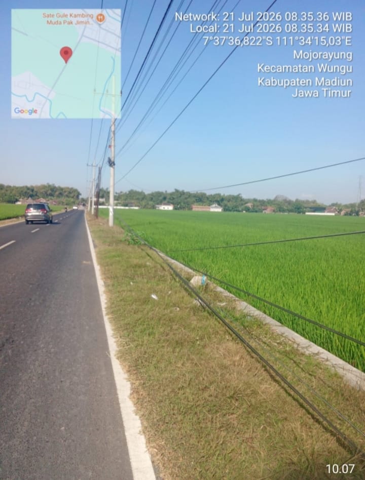 Kabel Telekomunikasi Menjuntai Bahayakan Warga, Satpol PP Kabupaten Madiun Diharapkan Segera Tertibkan Pemilik Jaringan
