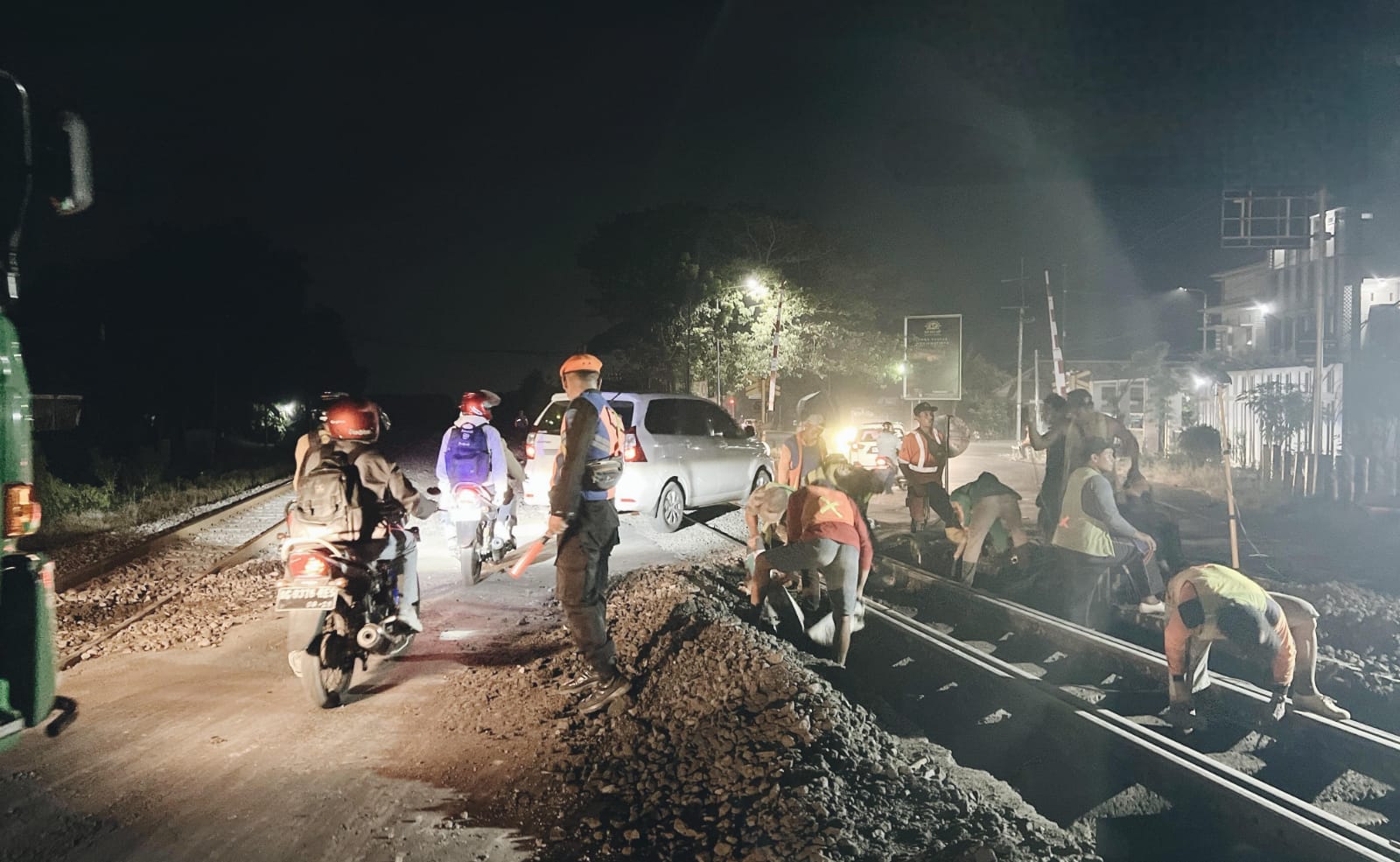 KAI Daop 7 Madiun Tingkatkan Keselamatan dan Kenyamanan, Lakukan Perbaikan Prasarana Hingga Inovasi Ramah Lingkungan