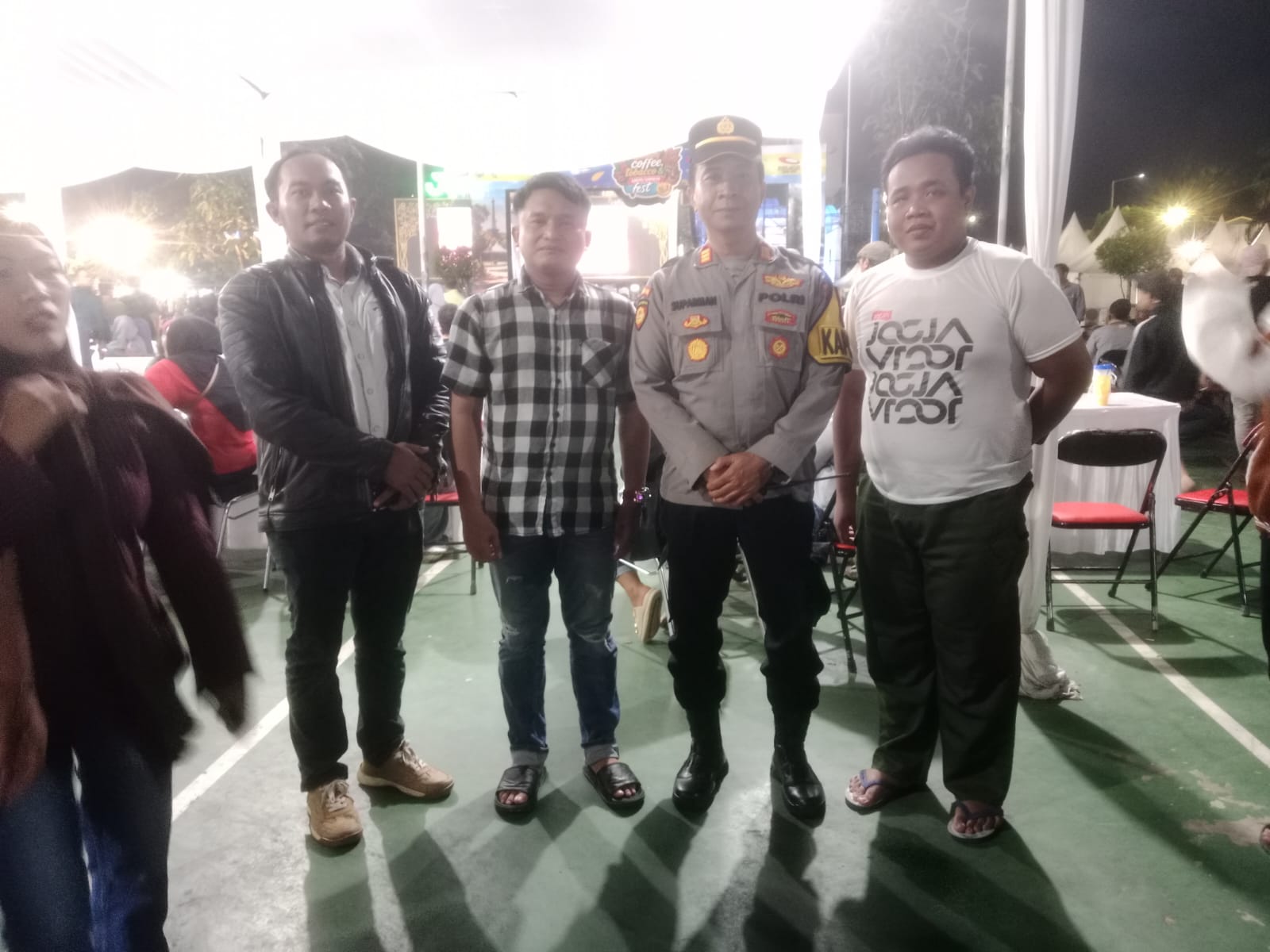 Kapolsek Patrang AKP Suparman Turun Langsung Amankan Ribuan Pengunjung Jatim Specialty Coffee Fest Vol 3 di Alun-Alun Jember