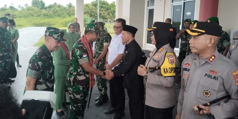 Ketua DPRD Sambut Pangdam Pattimura di Buru