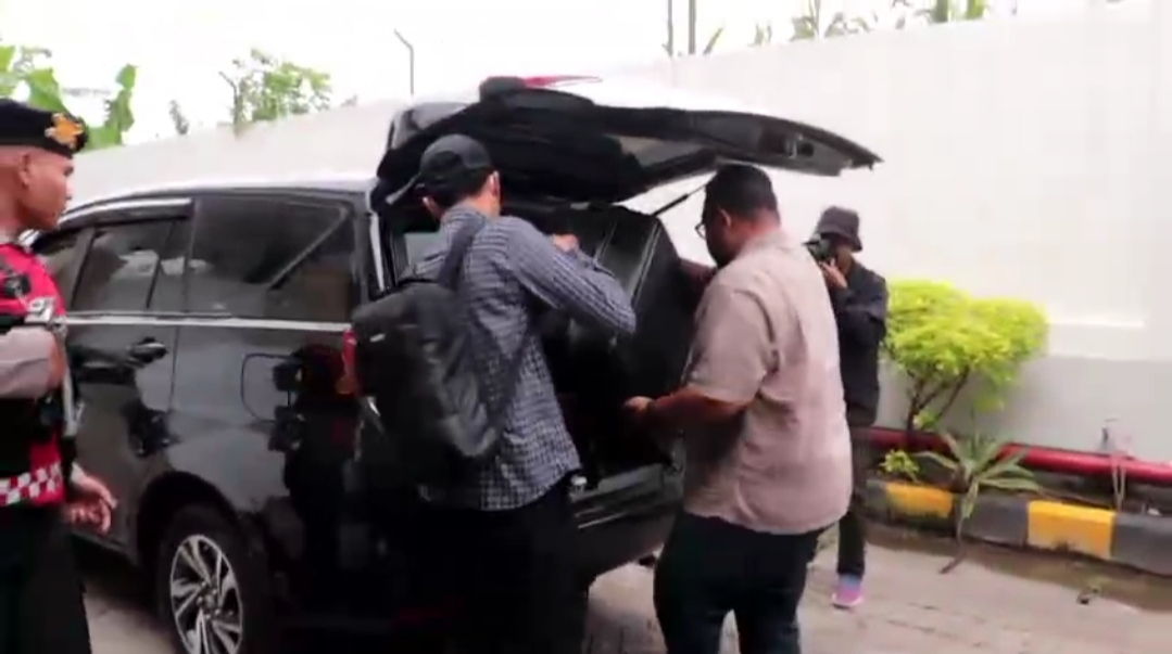 KPK Geledah Kantor Dinas PUPR Kota Madiun, Kembangkan OTT Korupsi Perizinan Proyek