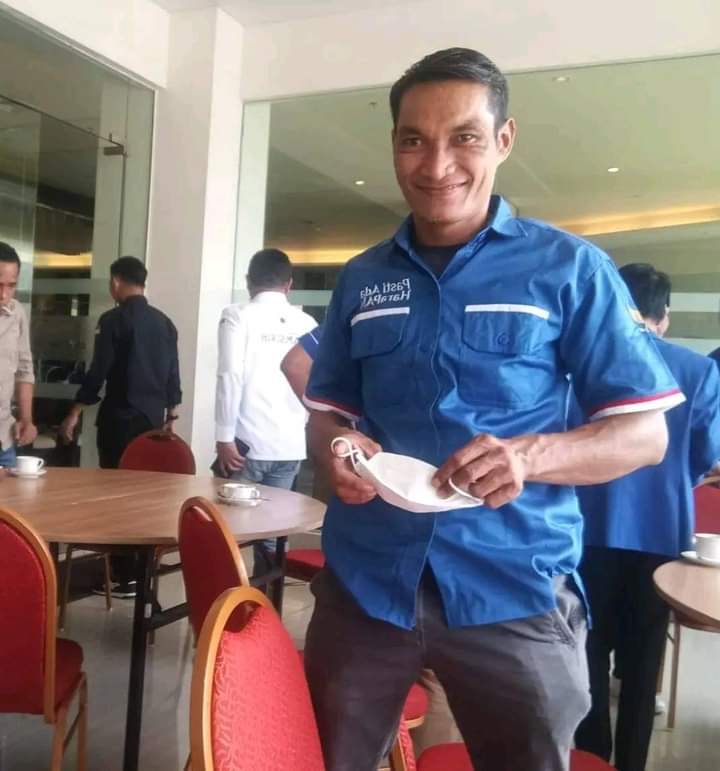 Kreen,Pedagang Pasar Pancor Bayar Retribusi Dengan Sistem QRIS