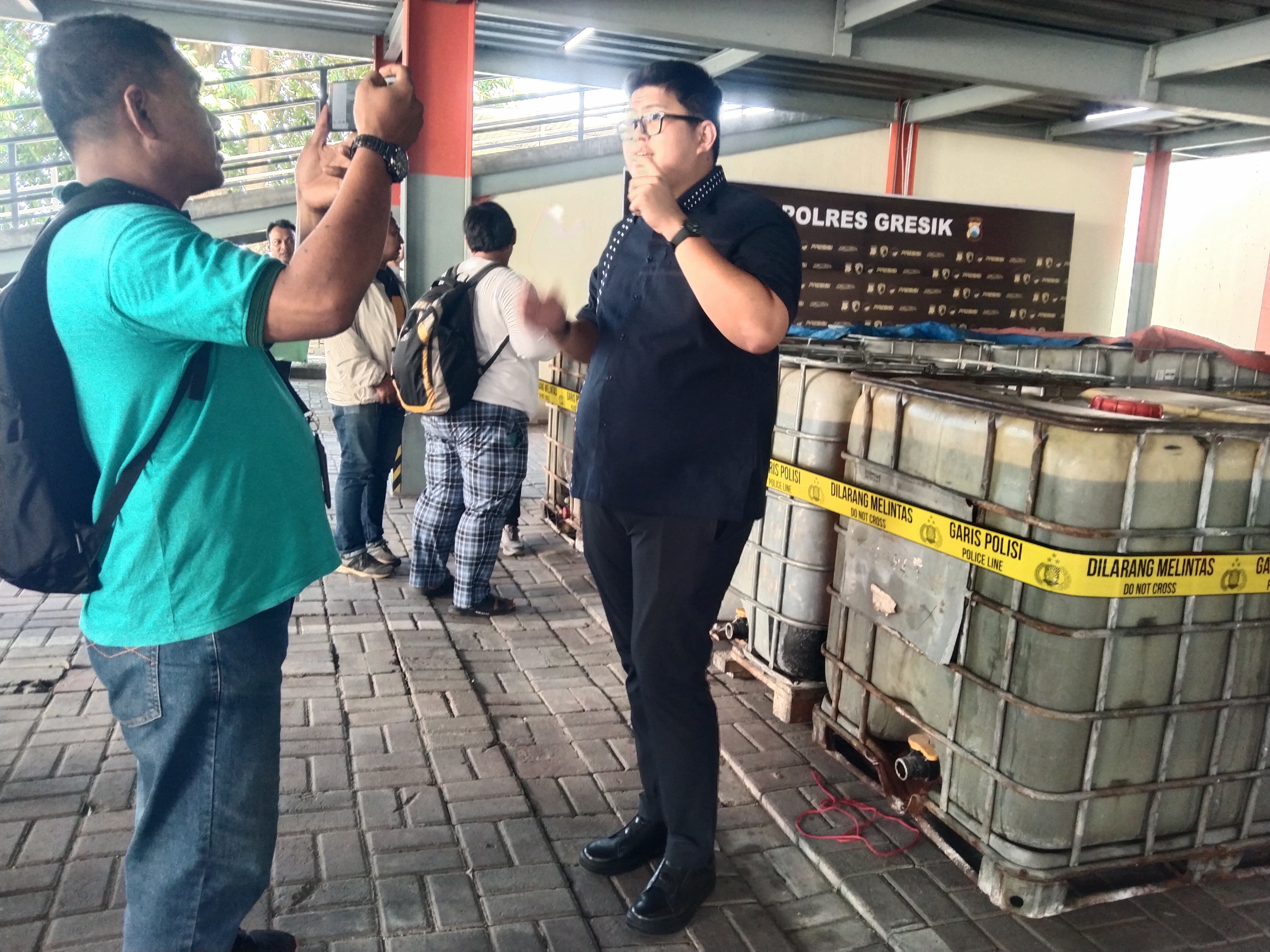 Mafia BBM Jenis Solar Bersubsidi Digulung Polres Gresik, Puluhan Ribu Liter Disita