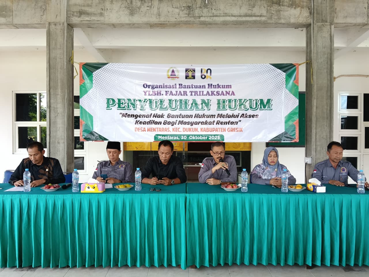 Membangun Desa Sadar Hukum, Desa Mentaras Gandeng YLBH FT