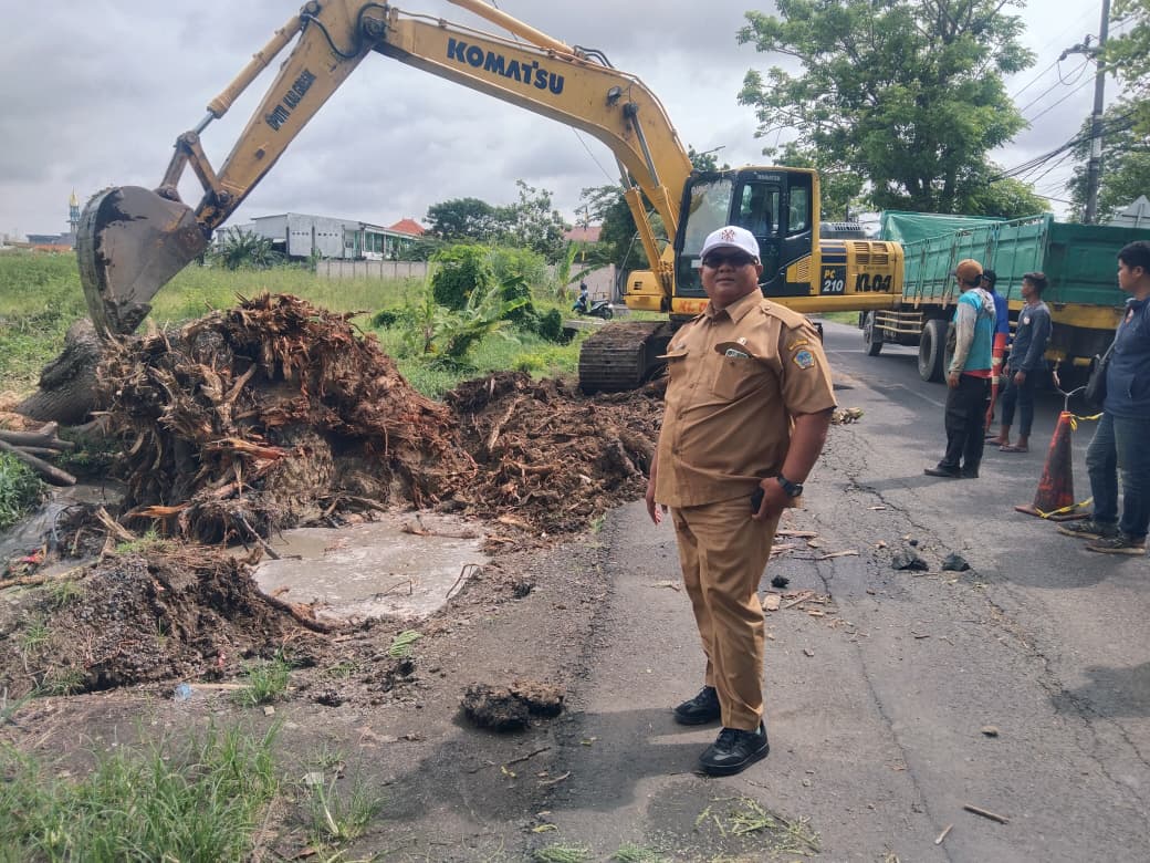 Oknum Pegawai DPUTR Gresik Dijebloskan Ke Rutan Oleh Kejaksaan