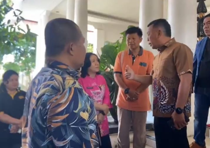 Pasca Penggeledahan Kejari, Sejumlah Pegawai Dukcapil Datangi Rumah Dinas Bupati, Ada Apa??