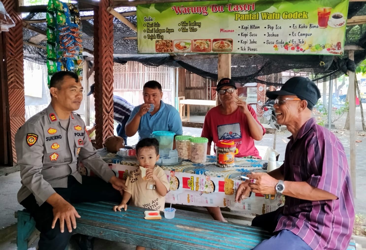 Pastikan Keamanan, Polsek Tempursari Himbau Wisatawan Pantai Watu Godek