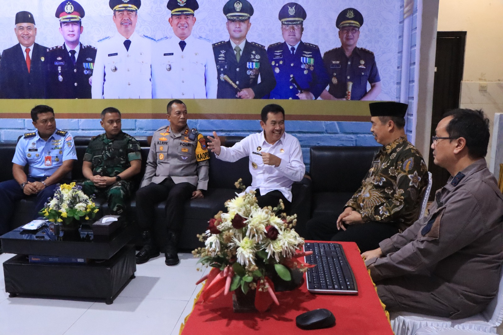 Pastikan Kesiapan Pengamanan Mudik Lebaran Aman, Deputi IV Kemenko Polhukam Tinjau Pospam Operasi Ketupat Semeru 2025 di Madiun
