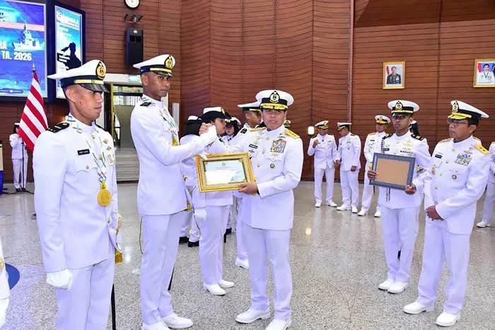 Pedayung Asal Maluku La Memo Di Lantik Sebagai Perwira Dengan Pangkat Letda