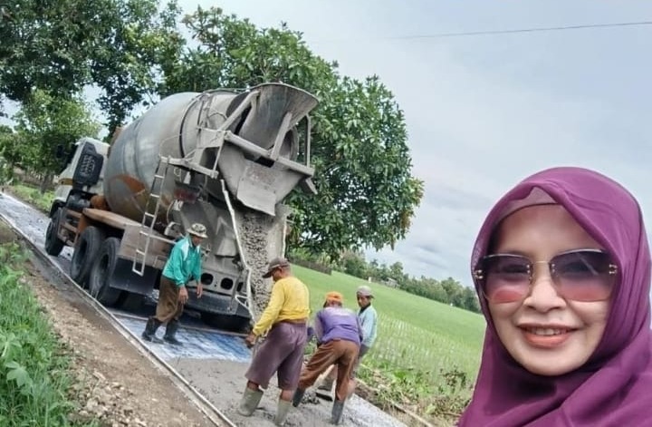 Pembangunan peningkatan Jalan Rabat Beton Dorong Perekonomian Warga