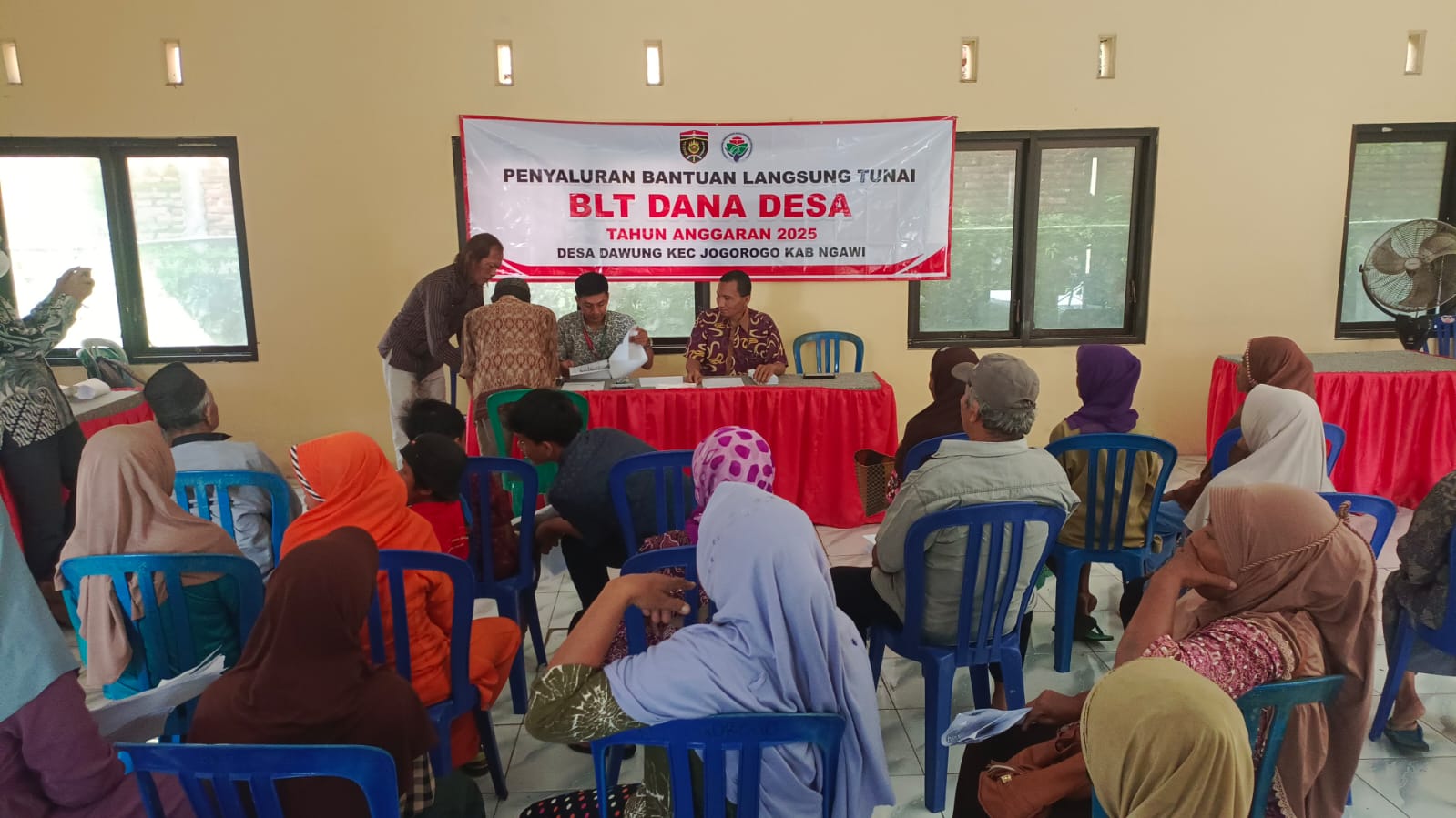 Pemerintah Desa Dawung Salurkan BLT Dana Desa Tahap 1 Tahun 2025 kepada 28 KPM
