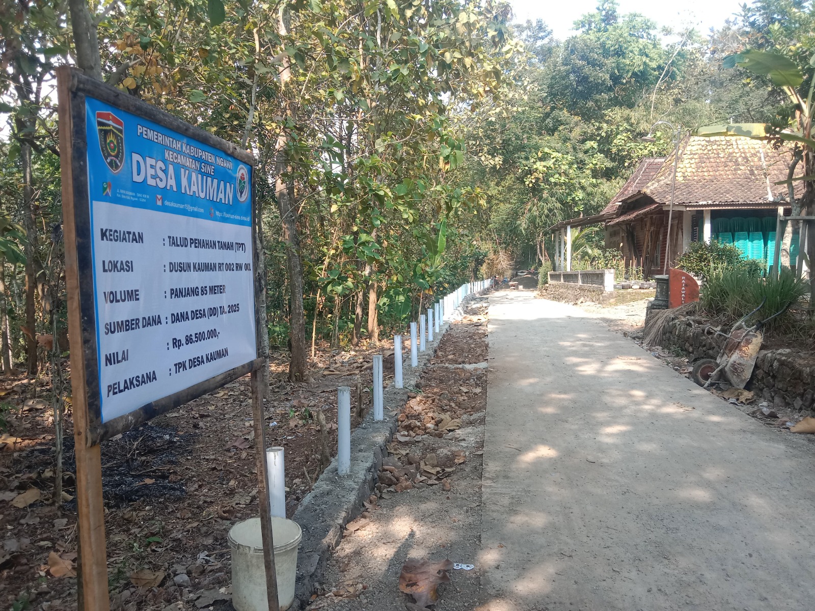 Pemerintah Desa Kauman Terus Berkarya Dengan Membangun Talud Penahan Tanah(TPT)