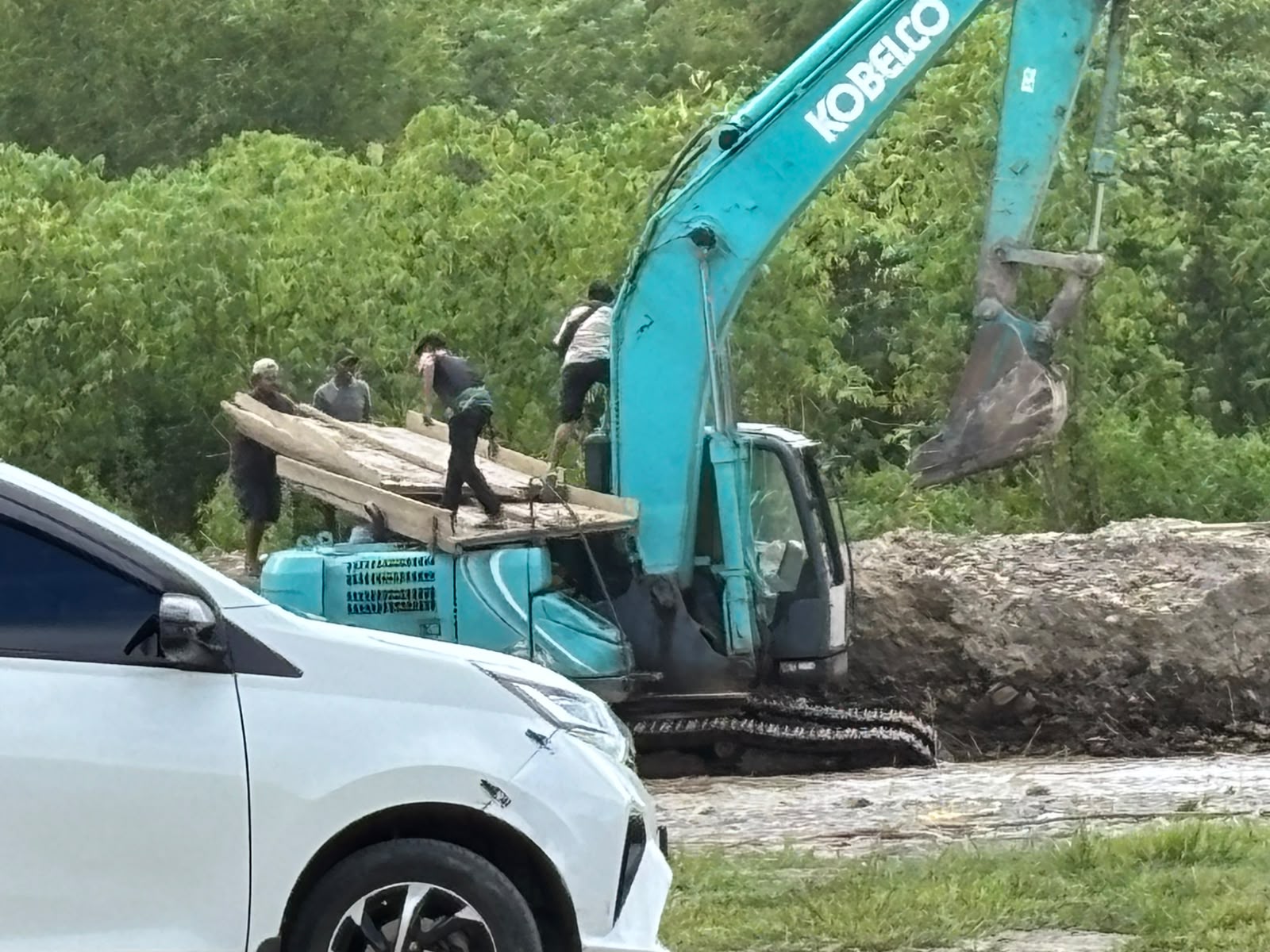 Penagihan Di Pemilik Ekvator Tambang Rmas Ilegal Gunung Nona ‘Untuk Kepentingan  HUT Polri
