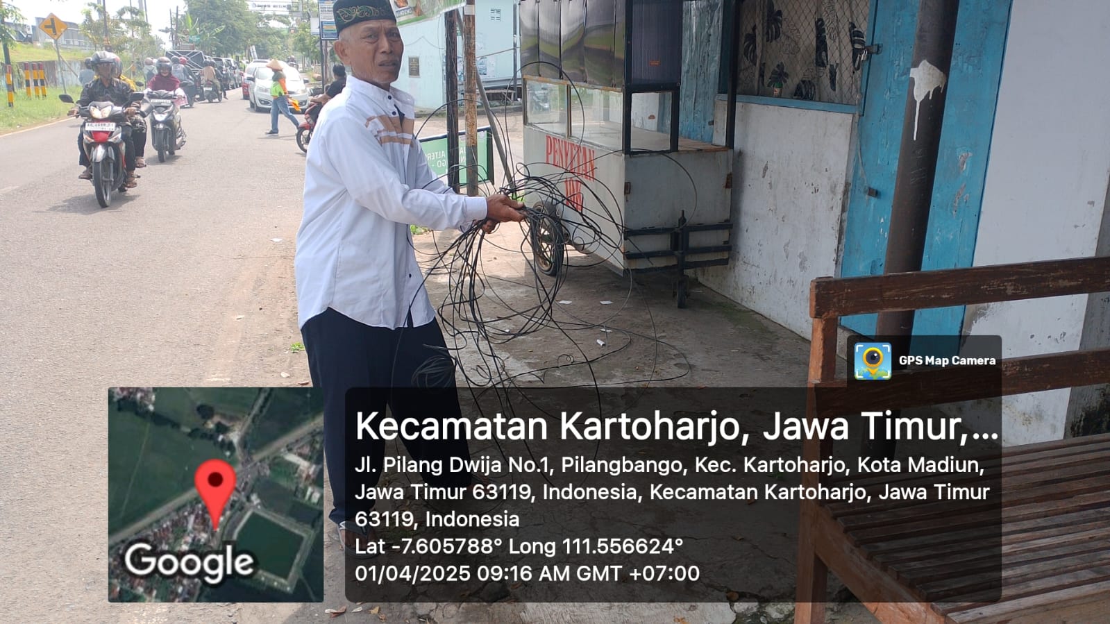 Pengendara Motor di Madiun Terjerat Kabel Diduga Milik Jaringan WiFi, Alami Luka-Luka