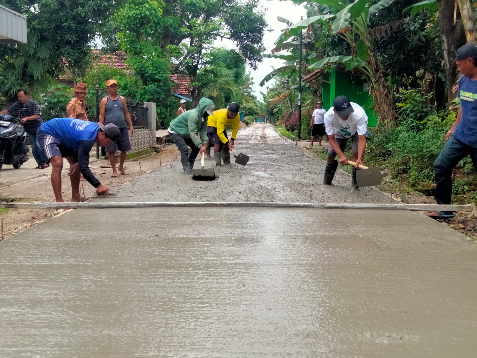 Peningkatan Jalan Rabat Beton di Desa Dempelan untuk Percepat Akses Masyarakat
