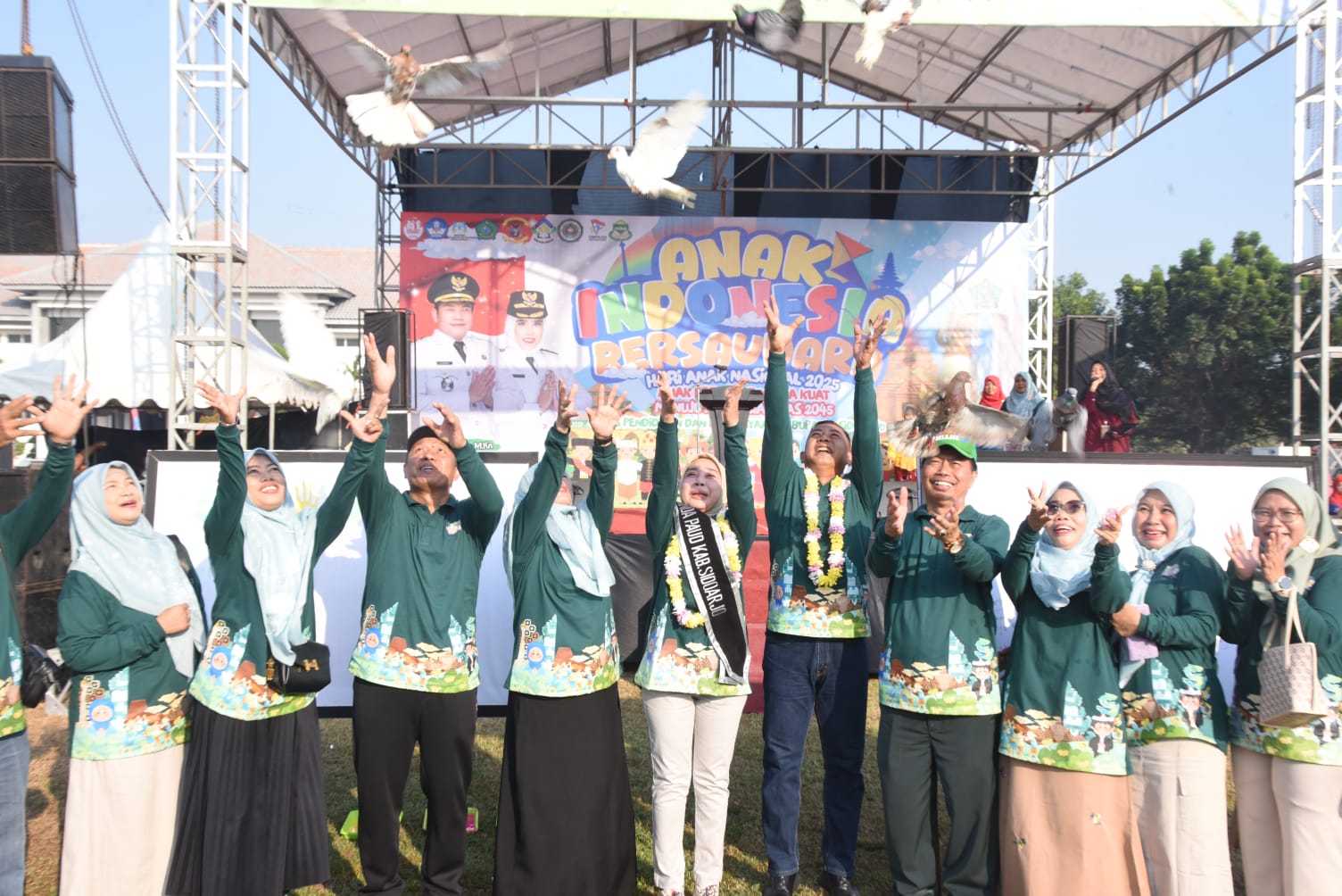 Peringati Hari Anak Nasional, Bunda PAUD se Kabupaten Sidoarjo Deklarasikan 1 Tahun PAUD Pra SD