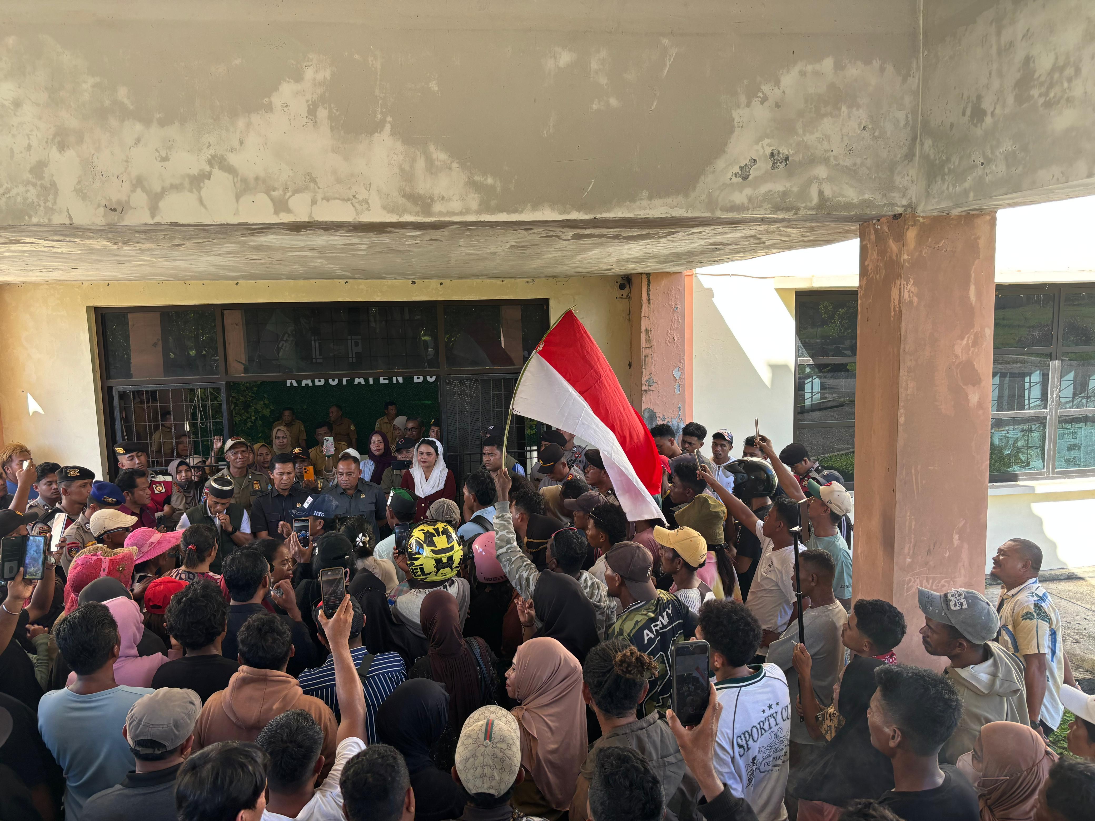 Persoalan Izin IPR’ Wakil Ketua DPRD Buru Minta Gubernur Copot Kadis ESDM Provinsi Maluku