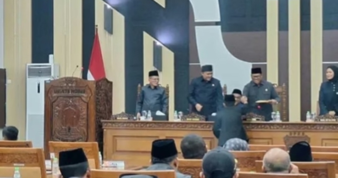 Pimpin Rapat Paripurna, Ketua DPRD Pasuruan Soroti Realisasi APBD 2025 yang Berbalik Surplus