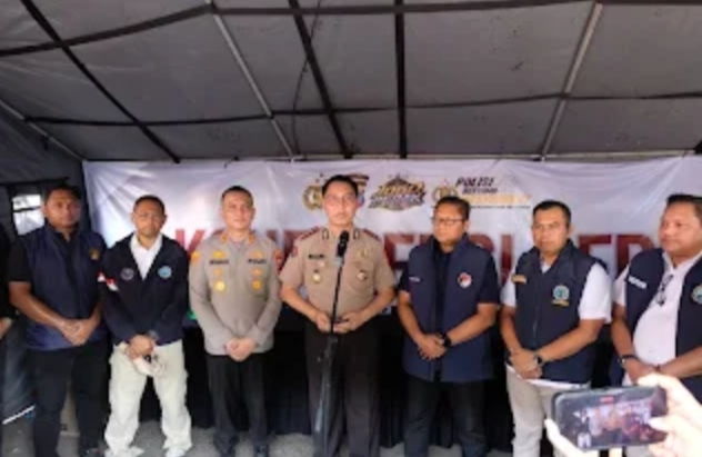 Polda Jatim dan Tim Gabungan Lakukan Penindakan dan Penegakan Hukum Narkoba di Jalan Kunti Surabaya