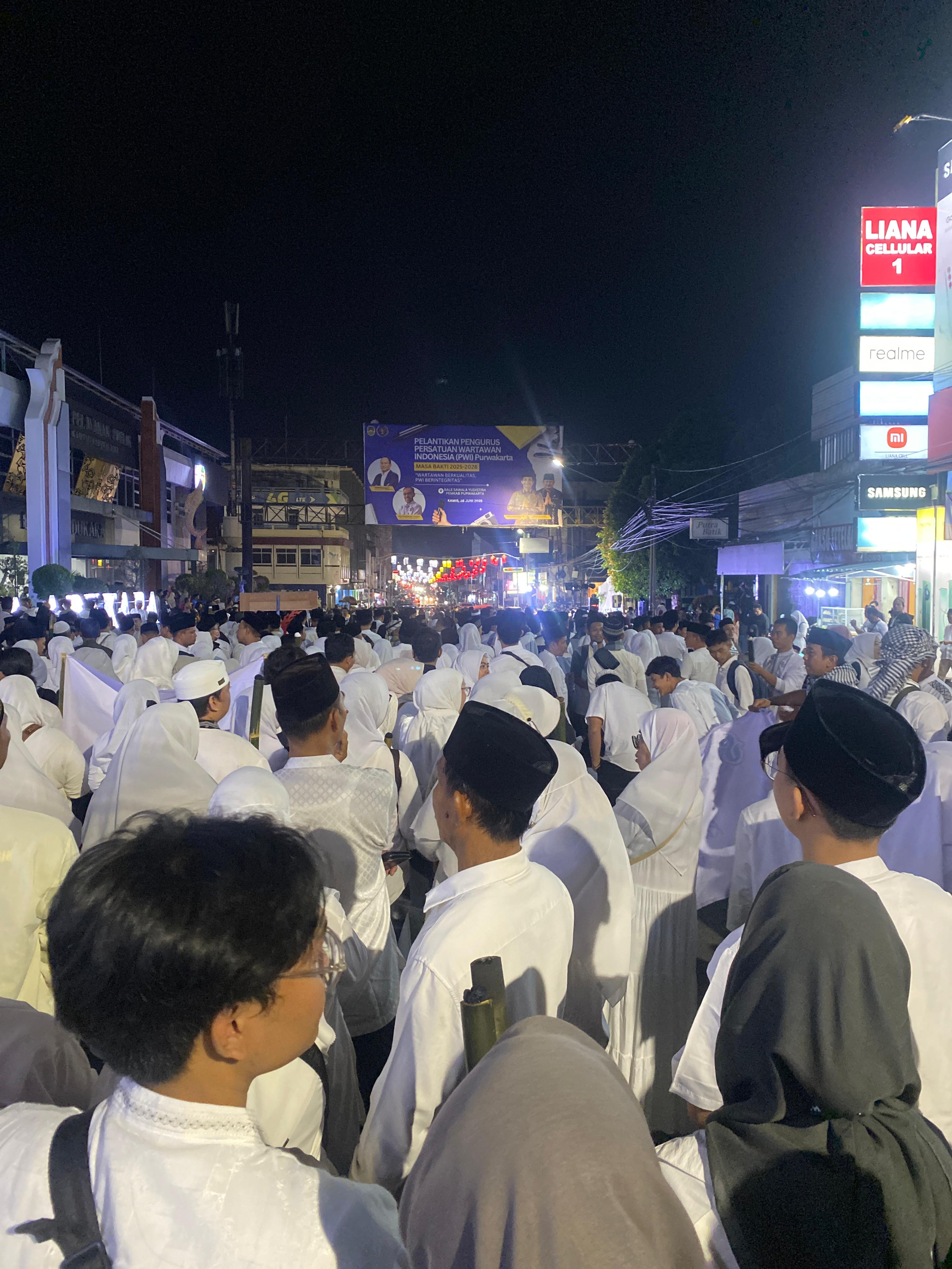 Polres Purwakarta Lakukan Pengamanan Pawai Obor Menyambut 1 Muharam 1447 Hijriah Tahun 2025