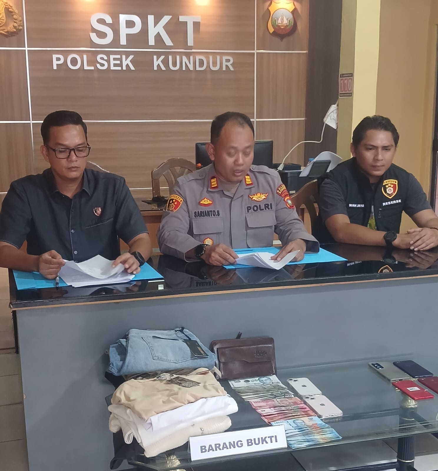 POLSEK KUNDUR/KANIT Reskrim Gerak Cepat ungkap Kasus pencurian uang Dolar singapore 15 RIbu dolar Singapore...