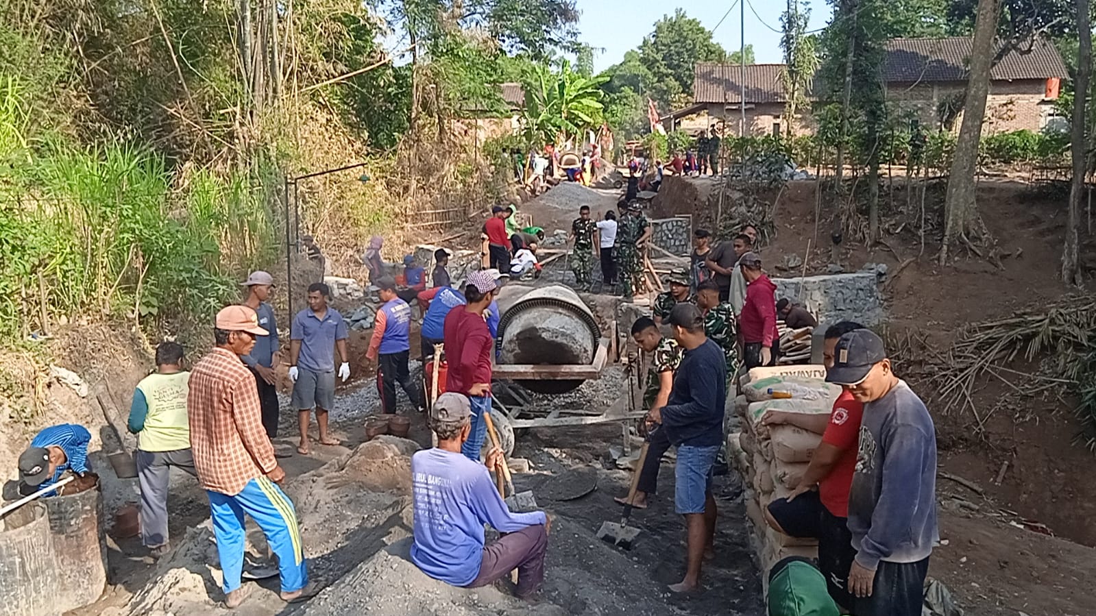 Program TMMD Tepat Sasaran,Jembatan Penyambung Dua Dukuh Dukung Akses Vital Warga