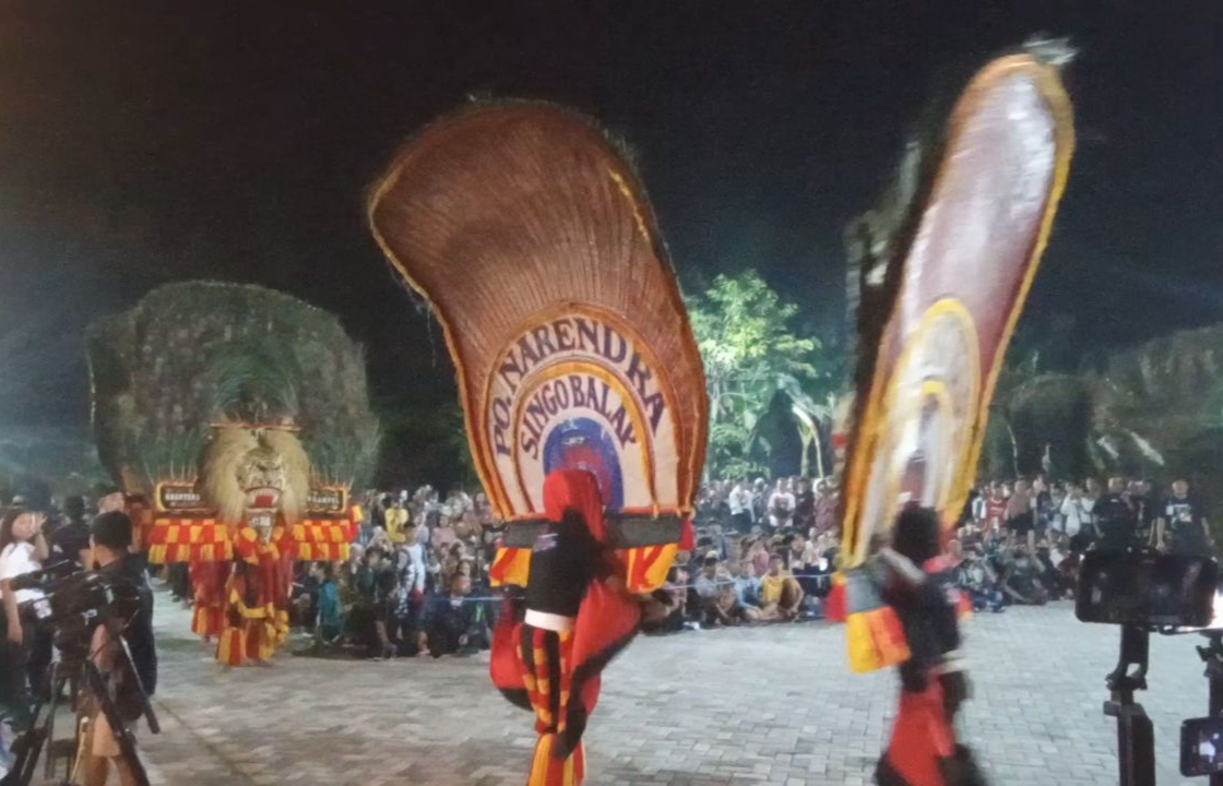 Ratusan Dadak Merak Meriahkan Acara PO.NARENDRA Wujud Kecintaan Untuk Reyog Ponorogo