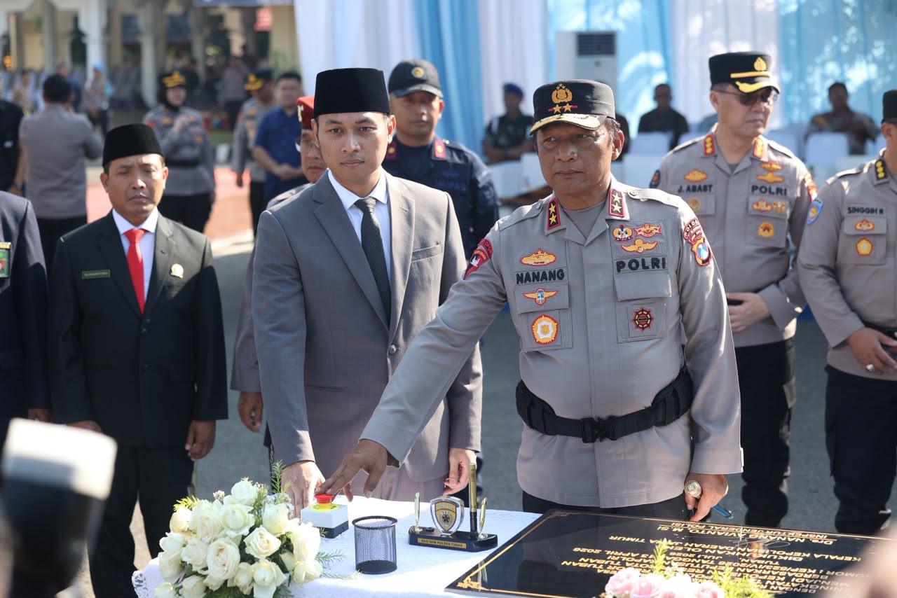 Resmikan Polresta Tuban, Kapolda  Jatim Tekankan Peningkatan Profesionalisme dan Pelayanan