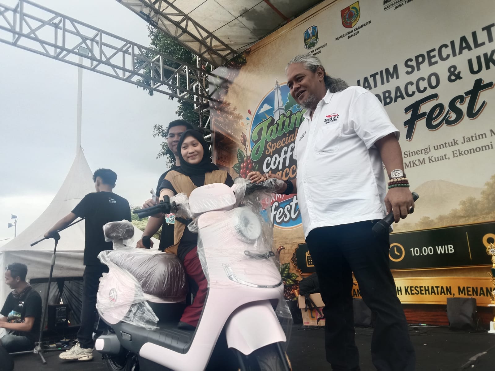Ribuan Warga Semarakkan Jember Fun Run 5K, Probolinggo Raih Juara Pertama